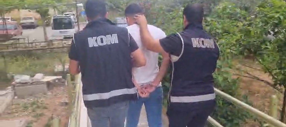 Hapis cezası ile aranan ihraç eski polis memuru yakalandı