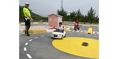 Öğrencilere Uygulamalı Trafik Eğitimi Verildi
