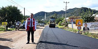 Başkan Böcek Kekova yolunda asfalt incelemesi yaptı